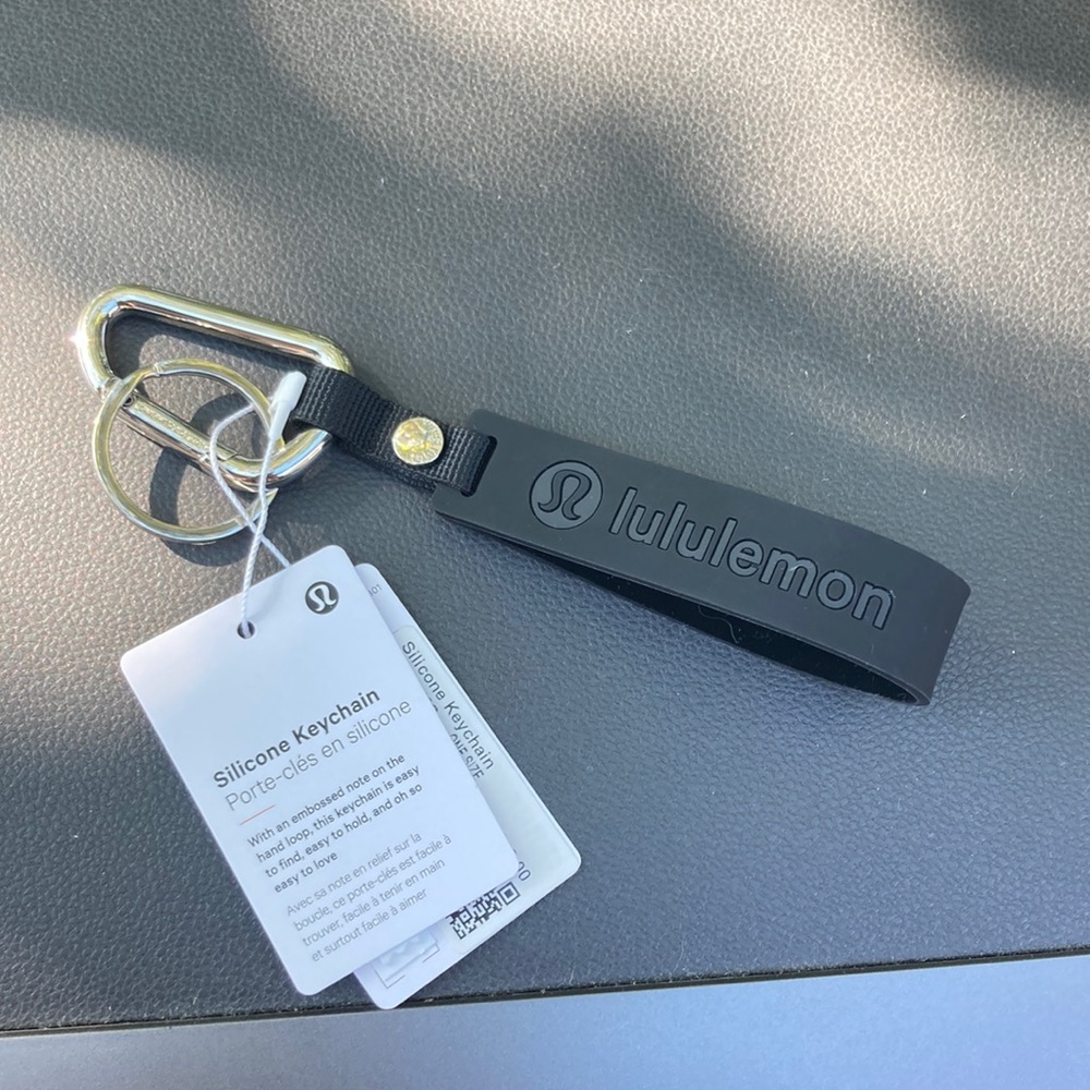 NWT LULULEMON KEY CHAIN WITH BAG
